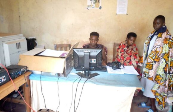 Burundi : les Jeunes Informaticiens de Ruyigi recevaient la BIJE et le FIGA