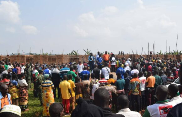 Burundi : TDC – Construire des salles de réunions à Gitaramuka / Karusi
