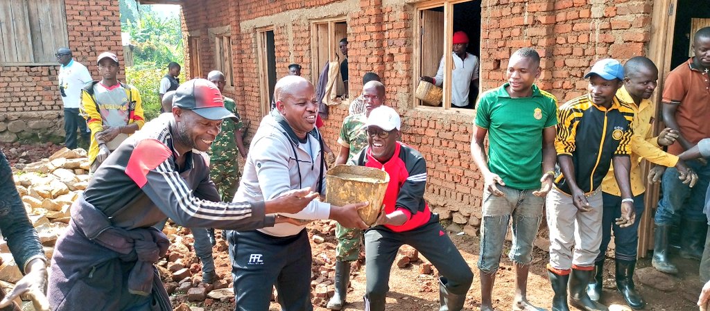 Burundi : TDC – Paver les salles de classe à Mabayi / Cibitoke