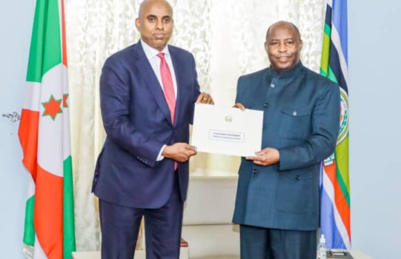 Le Président Ndayishimiye reçoit les lettres de créance de six ambassadeurs: Le Djibouti ouvre une représentation au Burundi