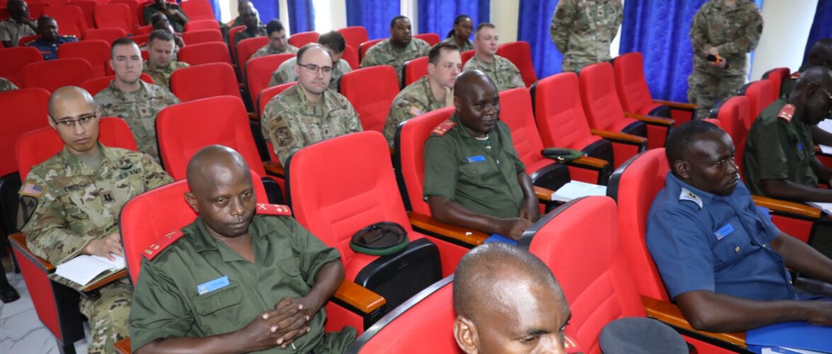 Burundi / USA : 18 officiers US rencontrent les futures officiers FDNB à l’ESCEM