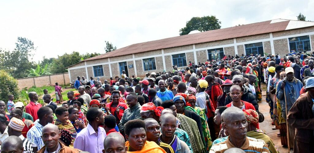 Burundi : Le gouverneur Cishahayo en zones Mubogora et Muhanga / Kayanza