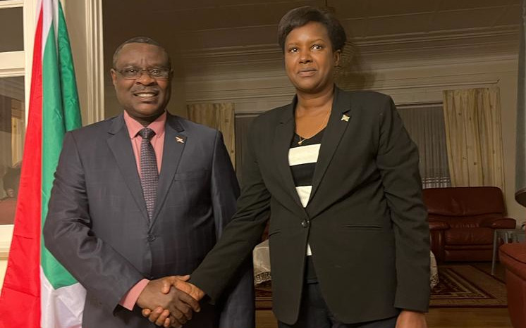 Burundi / Belgique : Ambassadeur Ntahiraja a reçu Mme Kanyana l’Ombudsman
