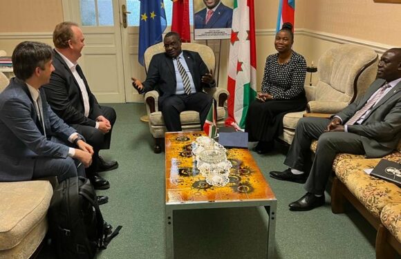 L’Ambassade du Burundi en Belgique accueille deux Directeurs Généraux d’ENGIE, multinationale France