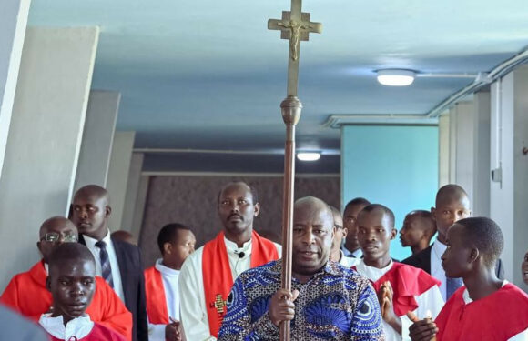 Burundi : Le Chef d’Etat des Barundi participe à la Passion du Christ / Bujumbura