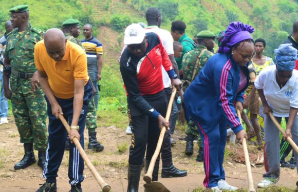 Burundi : TDC – Entretien d’une route à Kanyosha / Bujumbura