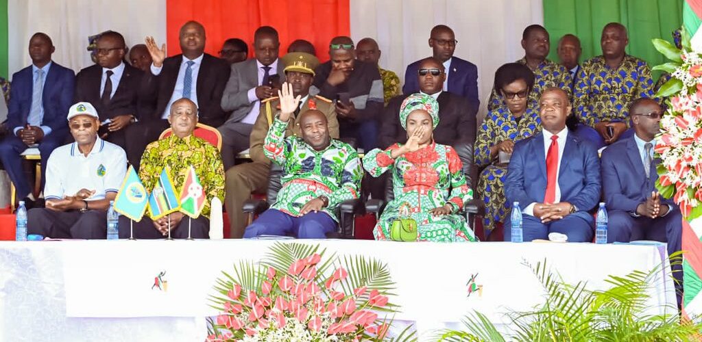 Le Couple Présidentiel rehausse les cérémonies de célébration de la fête du travail et des travailleurs à Bururi