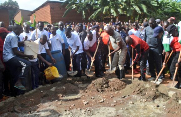 Burundi : Le Secrétaire Général du CNDD-FDD Intensifie les TDC à Muramvya / Gitega