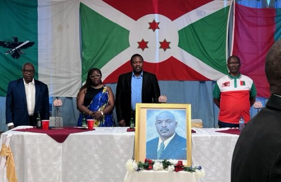 Les membres du parti CNDD FDD au Canada rendent hommage au regretté président Nkurunziza lors d’une commémoration émouvante à Québec