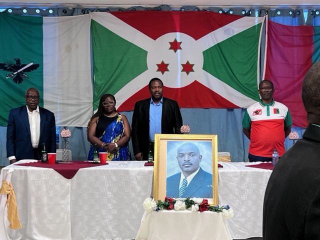 Les membres du parti CNDD FDD au Canada rendent hommage au regretté président Nkurunziza lors d’une commémoration émouvante à Québec