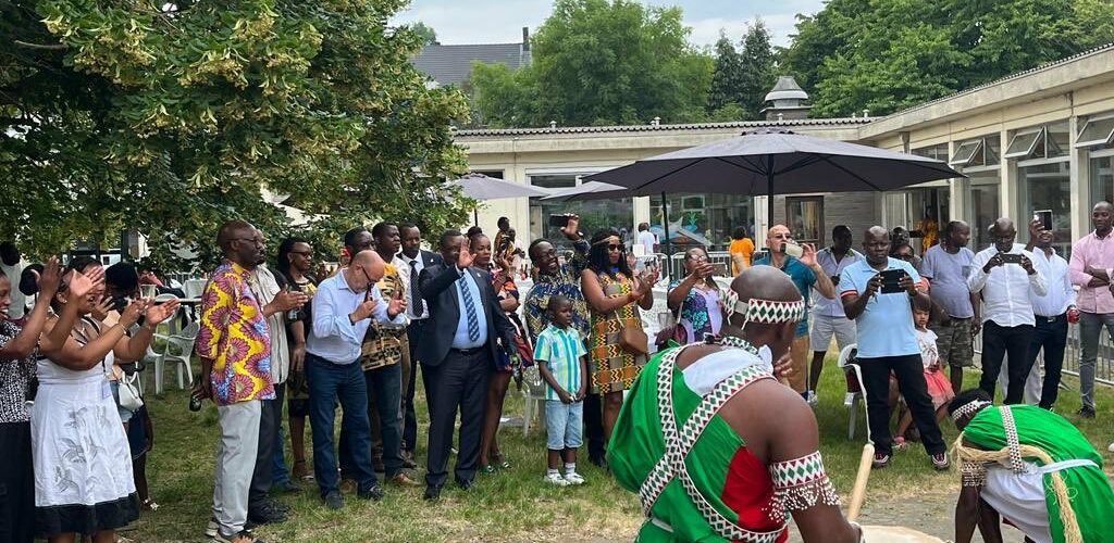 Burundi / Diaspora : Tambourinaires et solidarité lors du barbecue d’ UMURYANGO à Denderleeuw