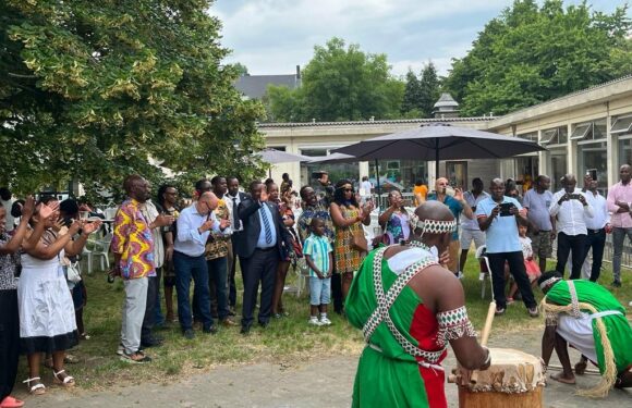 Burundi / Diaspora : Tambourinaires et solidarité lors du barbecue d’ UMURYANGO à Denderleeuw