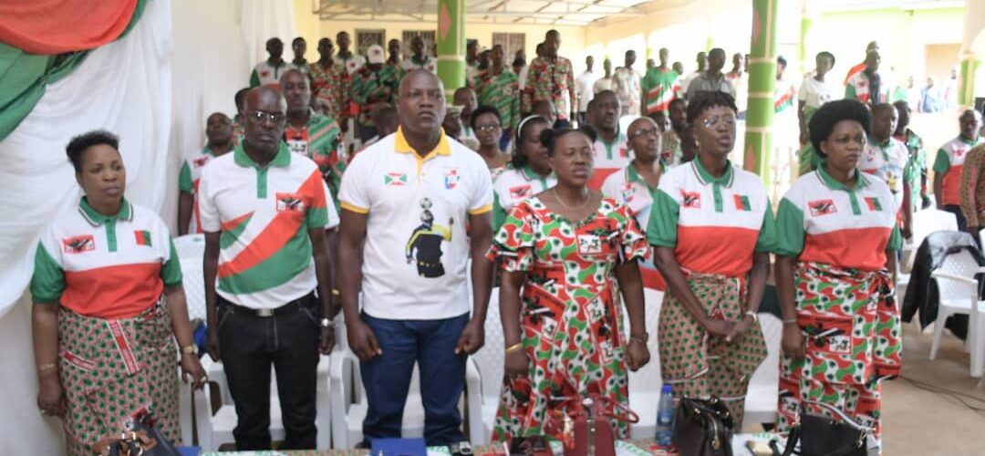 Burundi: Réunion du CNDD-FDD à Bururi pour renforcer le parti politique / Burunga