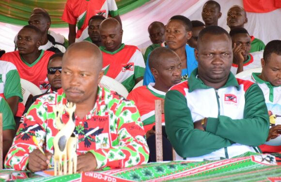 Burundi : Engagement du CNDD-FDD Karusi pour les plus démunis / Gitega