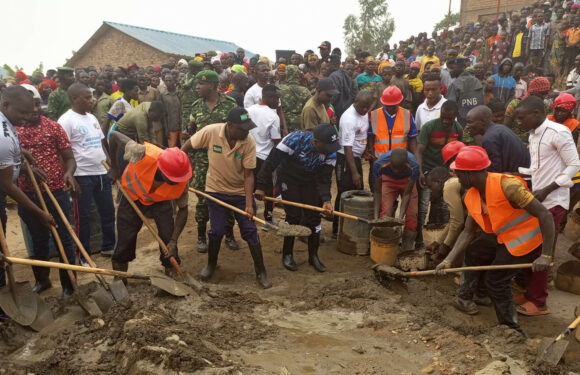 Burundi : Le Premier Ministre aux TDC à Murwi, zone Buzirasazi, Cibitoke