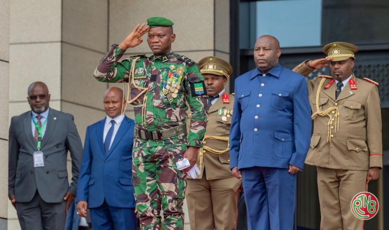 Visite du Président de transition de la République gabonaise