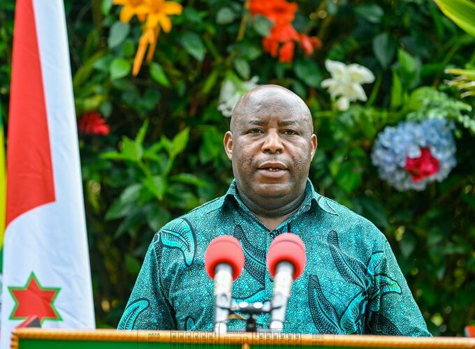S.E Evariste Ndayishimiye Président du Burundi: Gardien de la Paix et Défenseur de la Souveraineté