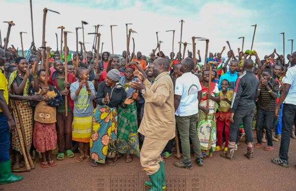 Burundi : Le Président lance la plantation d’avocatiers en colline Ruvubu à Ngozi