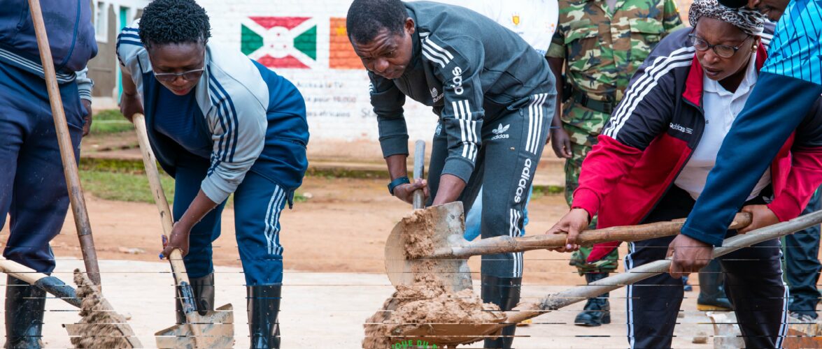 Burundi : Le Président du Sénat Sinzohagera soutient le développement local à Ruyigi.