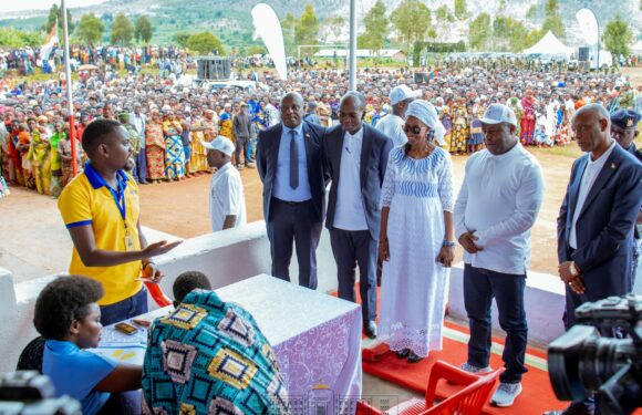 Le Président Ndayishimiye lance le Projet Merankabandi II à Kayokwe