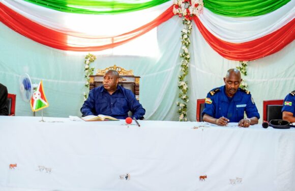 Le Président Burundais salue le travail des forces de l’ordre