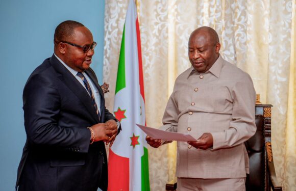 Le Chef de l’Etat reçoit en audience l’Envoyé Spécial du Président Felix Tshisekedi