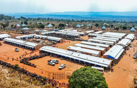 Burundi : Le Président inaugure le marché moderne de Kirehe, Cankuzo.