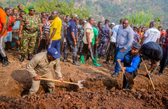 Burundi : Le couple présidentiel trace des courbes de niveau à Bugarama, Rumonge.