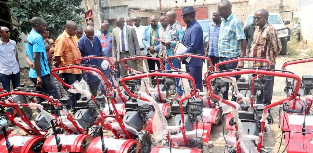 Les Burundais de la Diaspora impulsent la modernisation agricole avec un don historique de motoculteurs.