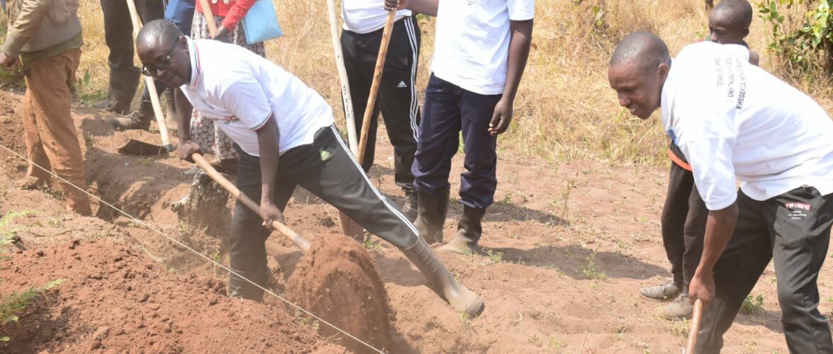 Burundi : Le gouverneur Banyiyezako participe aux TDC à Gisagara, Cankuzo.