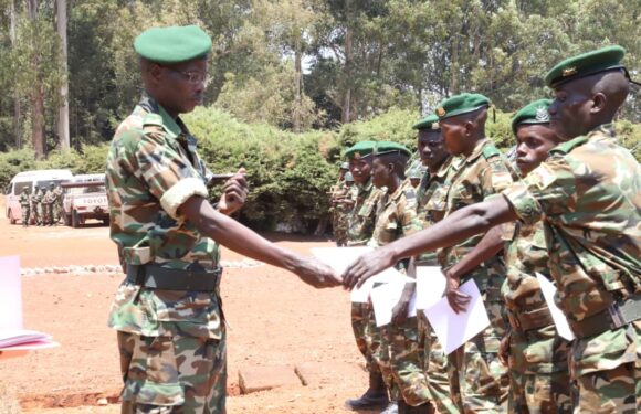 Burundi : 255 commandos brevetés à Gitega pour renforcer la défense.