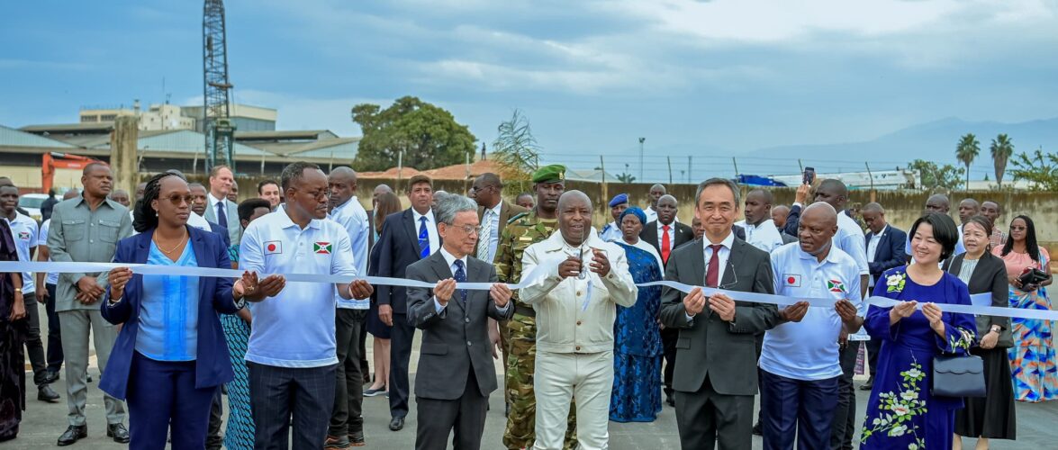 Le Président Evariste Ndayishimiye reçoit officiellement les infrastructures portuaires modernes de Bujumbura.