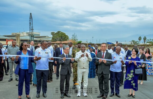 Le Président Evariste Ndayishimiye reçoit officiellement les infrastructures portuaires modernes de Bujumbura.