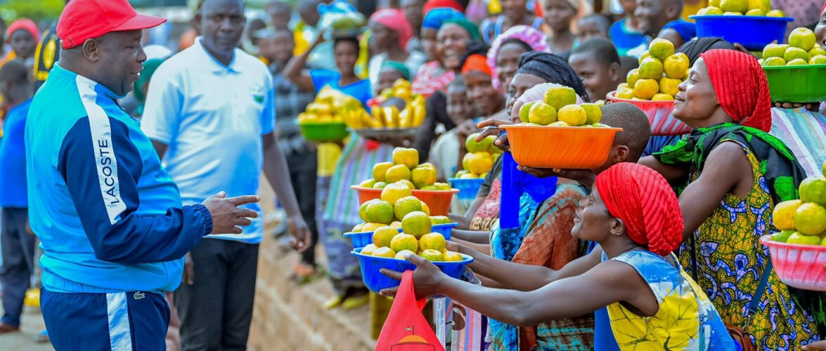 Burundi : le chef d’État soutient les marchandes d’agrumes à Rumonge