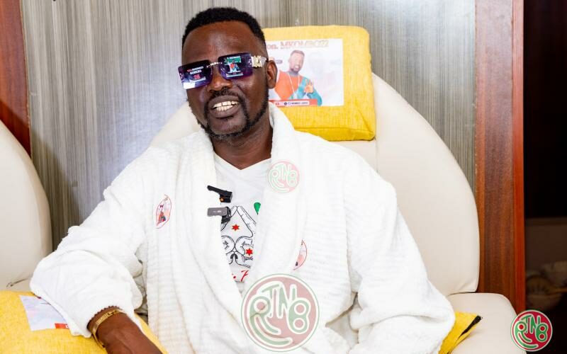 𝐋𝐞𝐬 𝐩𝐞𝐫𝐝𝐚𝐧𝐭𝐬 𝐢𝐧𝐯𝐢𝐭𝐞́𝐬 𝐚̀ 𝐟𝐞́𝐥𝐢𝐜𝐢𝐭𝐞𝐫 𝐥𝐞𝐬 𝐠𝐚𝐠𝐧𝐚𝐧𝐭𝐬 𝐝𝐞𝐬 𝐫𝐞́𝐜𝐞𝐧𝐭𝐞𝐬 𝐞́𝐥𝐞𝐜𝐭𝐢𝐨𝐧𝐬