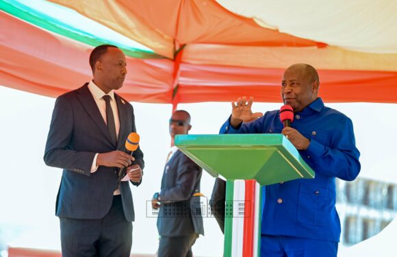 Le Président Ndayishimiye a présenté le nouveau gouverneur de Burunga et l’administrateur de Makamba