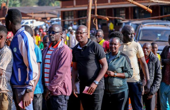 Burundi / Collinaire 2025 : le Premier ministre Ntahontuye vote sur sa colline Munyinya