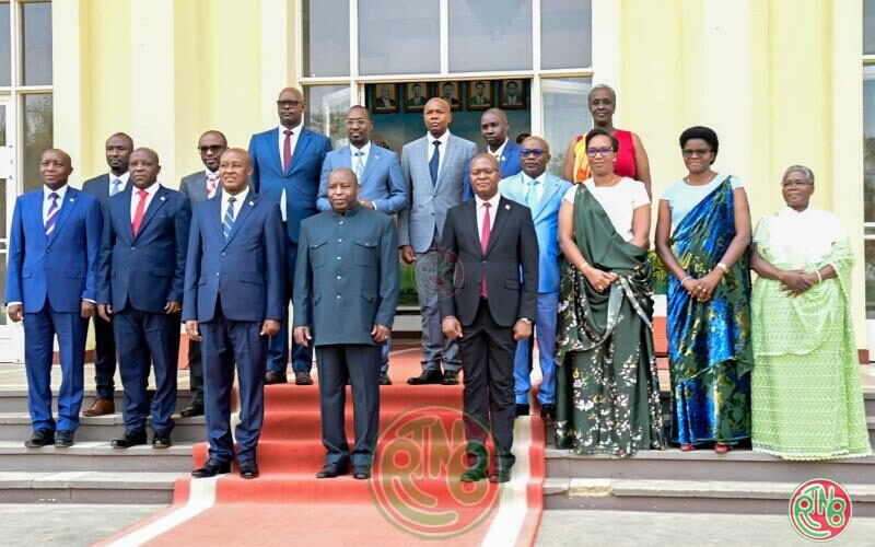 𝗕𝘂𝗿𝘂𝗻𝗱𝗶: 𝗻𝗼𝘂𝘃𝗲𝗮𝘂 𝗴𝗼𝘂𝘃𝗲𝗿𝗻𝗲𝗺𝗲𝗻𝘁, 𝗻𝗼𝘂𝘃𝗲𝗮𝘂𝘅 𝗲𝗻𝗴𝗮𝗴𝗲𝗺𝗲𝗻𝘁𝘀