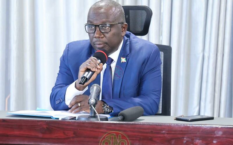 𝐁𝐮𝐣𝐮𝐦𝐛𝐮𝐫𝐚: 𝐫𝐞́𝐮𝐧𝐢𝐨𝐧 𝐬𝐭𝐫𝐚𝐭𝐞́𝐠𝐢𝐞 𝐚𝐯𝐞𝐜 𝐥𝐞𝐬 𝐚𝐝𝐦𝐢𝐧𝐢𝐬𝐭𝐫𝐚𝐭𝐞𝐮𝐫𝐬