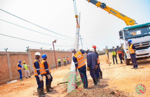 𝗕𝘂𝗿𝘂𝗻𝗱𝗶: 𝘃𝗲𝗿𝘀 𝘂𝗻 𝗺𝗼𝗱𝗲̀𝗹𝗲 𝗱𝗲 𝗱𝗲́𝘃𝗲𝗹𝗼𝗽𝗽𝗲𝗺𝗲𝗻𝘁 𝗱𝘂𝗿𝗮𝗯𝗹𝗲 𝗲𝘁 𝗹𝗼𝗰𝗮𝗹