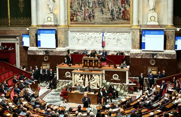 Chute du gouvernement Bayrou en France : que va-t-il se passer ensuite ?