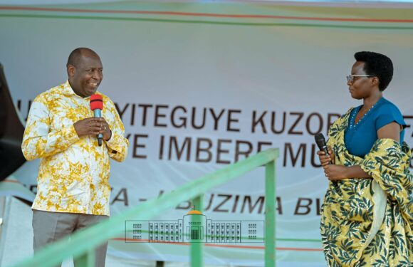 Burundi : Ndayishimiye présente la nouvelle administratrice de Mugere