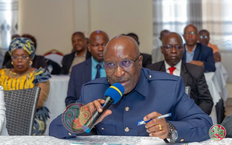 𝗦𝗲́𝗻𝗮𝘁: 𝗚𝗲𝗿𝘃𝗮𝗶𝘀 𝗡𝗱𝗶𝗿𝗮𝗸𝗼𝗯𝘂𝗰𝗮 𝘀𝗼𝗻𝗻𝗲 𝗹𝗮 𝗳𝗶𝗻 𝗱𝗲𝘀 𝗽𝗿𝗶𝘃𝗶𝗹𝗲̀𝗴𝗲𝘀 𝗶𝗻𝗱𝘂𝘀