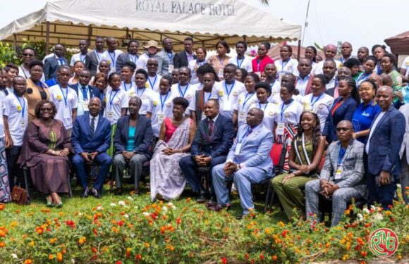 𝗟’𝗲𝗻𝘁𝗿𝗲𝗽𝗿𝗲𝗻𝗲𝘂𝗿𝗶𝗮𝘁, 𝗻𝗼𝘂𝘃𝗲𝗹𝗹𝗲 𝗮𝗿𝗺𝗲 𝗽𝗼𝘂𝗿 𝗹𝗮 𝗽𝗮𝗶𝘅 𝗲𝗻 𝗔𝗳𝗿𝗶𝗾𝘂𝗲 𝗰𝗲𝗻𝘁𝗿𝗮𝗹𝗲