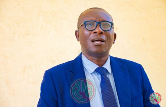 𝗟𝗲 𝗽𝗮𝘀𝘁𝗲𝘂𝗿 𝗻𝗲 𝗽𝗲𝘂𝘁 𝗽𝗹𝘂𝘀 𝘃𝗶𝘃𝗿𝗲 𝗮𝘂𝘅 𝗱𝗲́𝗽𝗲𝗻𝘀 𝗱𝗲 𝗹’𝗘𝗴𝗹𝗶𝘀𝗲