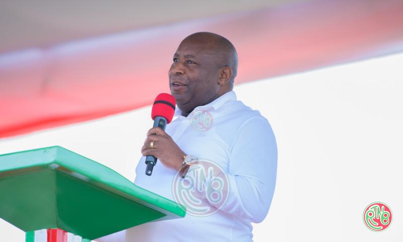 𝐁𝐮𝐛𝐚𝐧𝐳𝐚 : 𝐋𝐞 𝐜𝐡𝐞𝐟 𝐝’𝐄́𝐭𝐚𝐭 𝐚𝐩𝐩𝐞𝐥 𝐚̀ 𝐥’𝐮𝐧𝐢𝐭𝐞́ 𝐞𝐭 𝐚𝐮 𝐭𝐫𝐚𝐯𝐚𝐢𝐥