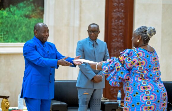Le Président Ndayishimiye a reçu les lettres de créance de deux nouveaux ambassadeurs