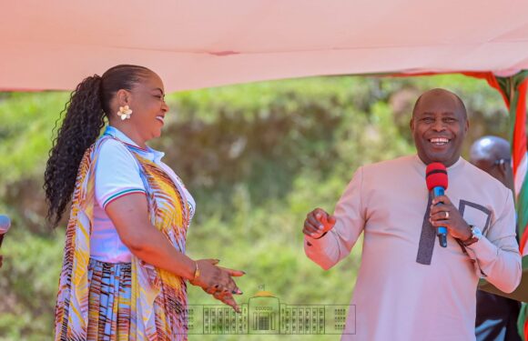 Le Président de la République présente officiellement le nouvel Administrateur communal de Matongo