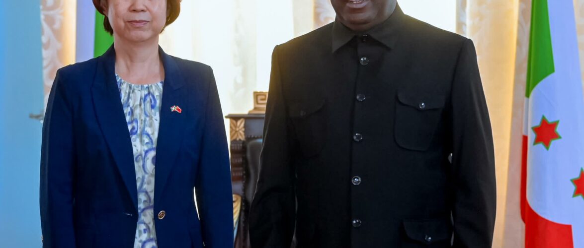 Le Président Ndayishimiye reçoit l’Ambassadeur Zhao Jiangping en audience d’adieu