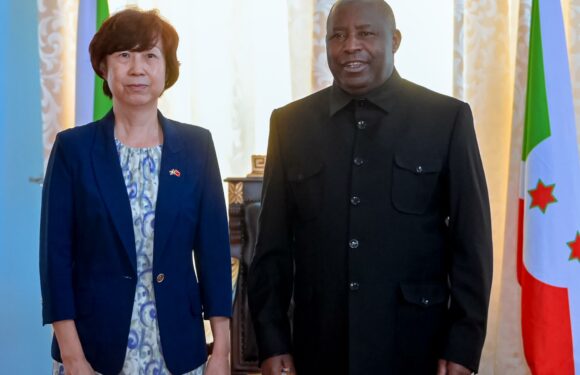 Le Président Ndayishimiye reçoit l’Ambassadeur Zhao Jiangping en audience d’adieu